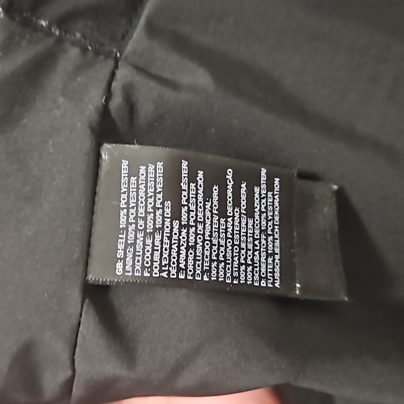 The Northface Hooded, Medium, Black Dryvent lightweight jacket. - Picture 9 of 16